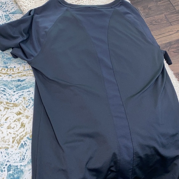 Under Armour black athletic top size small - Picture 5 of 5
